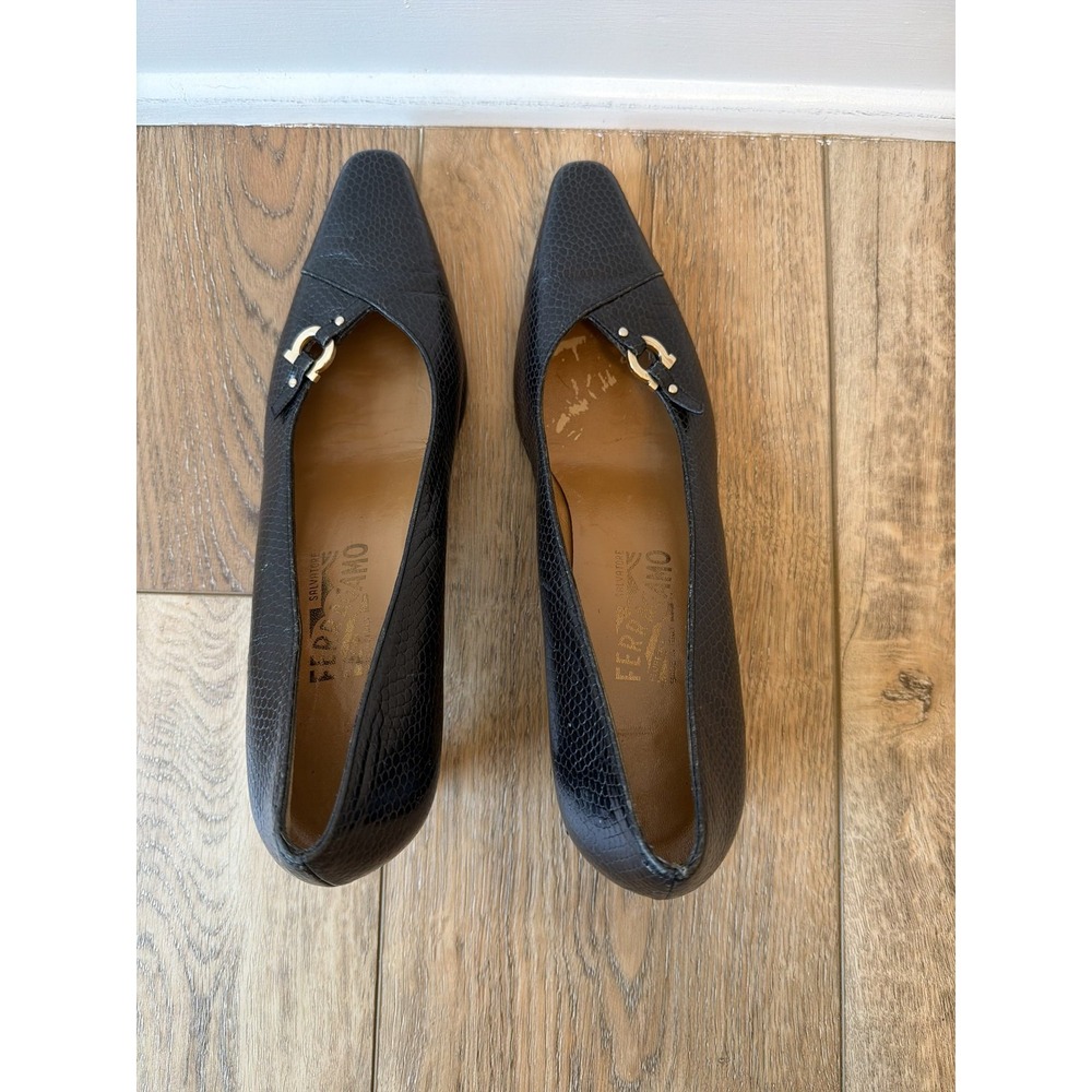 Salvatore Ferragamo Kitten Heel Pumps Women 9 Black Good Embossed Pointed Toe - Picture 5 of 9